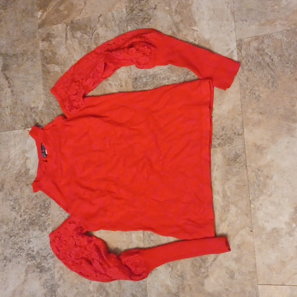 NWOT VENUS Cold Shoulder Lace Sleeve Top